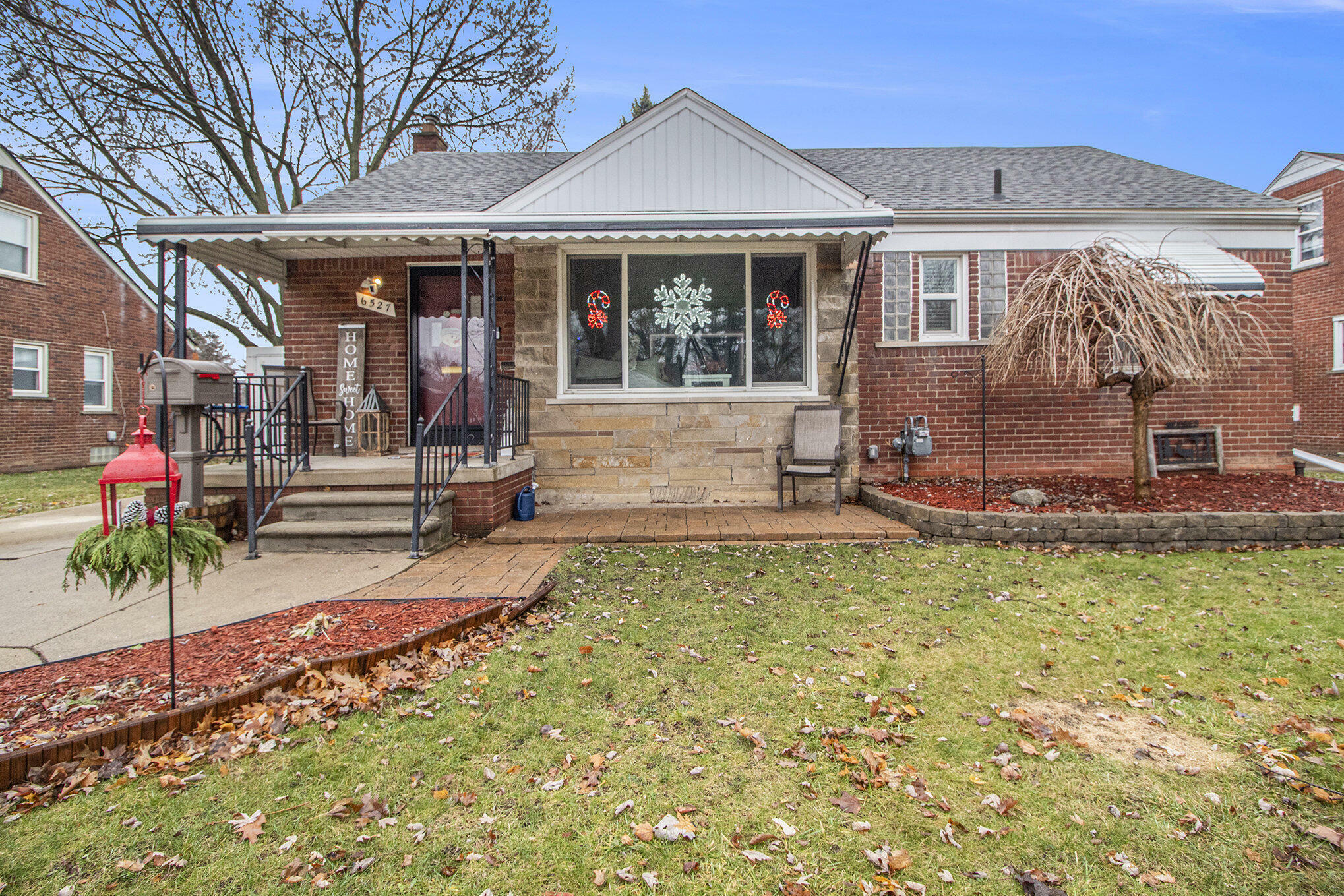 Property Photo:  6527 Cortland Avenue  MI 48101 