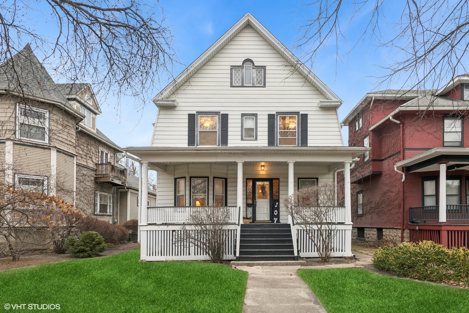 Property Photo:  328 S Taylor Avenue  IL 60302 