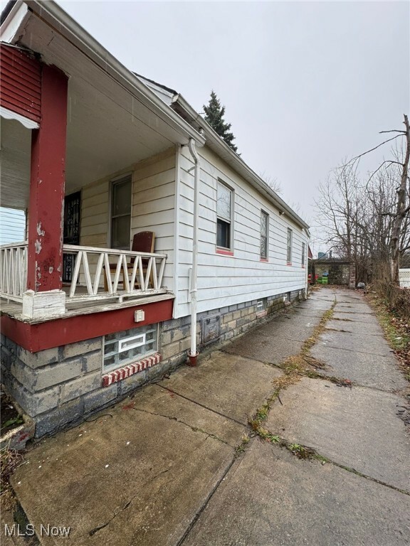 Property Photo:  10410 Avon Avenue  OH 44105 