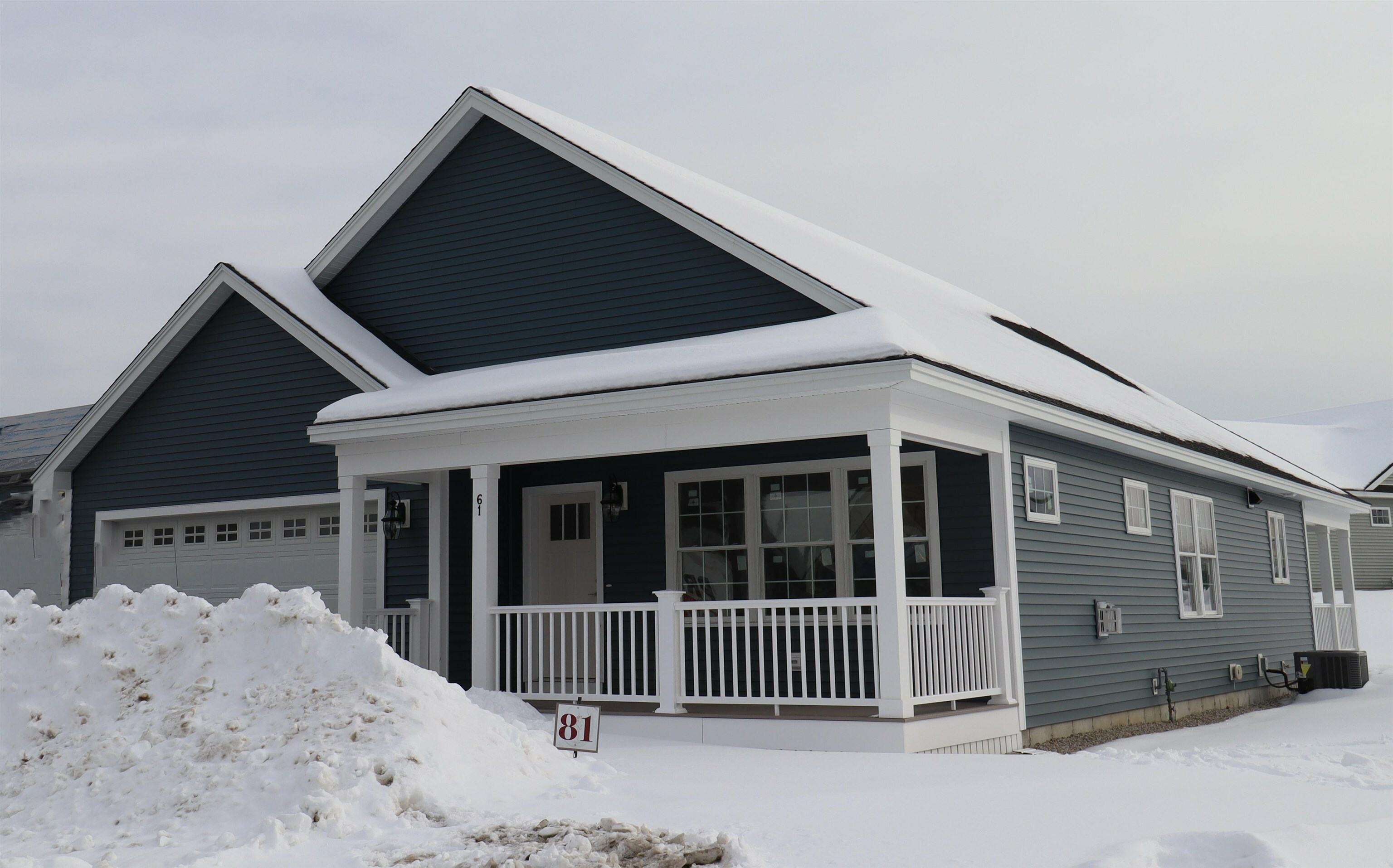 Property Photo: 61 Mulberry Lane NH 03042