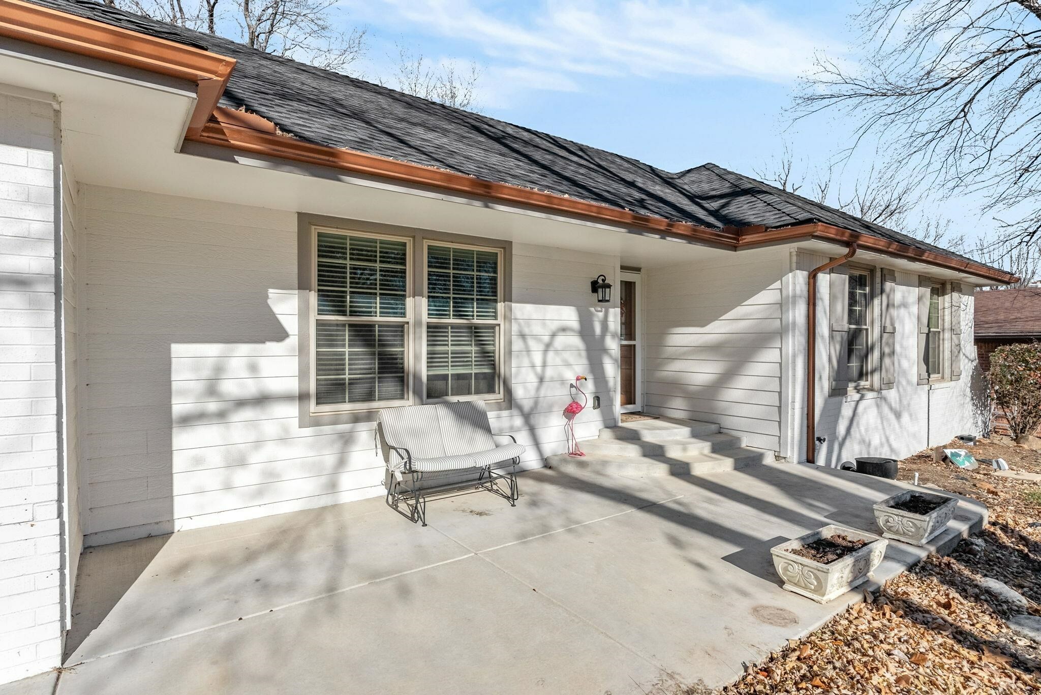 Property Photo:  818 E Sunrise Ct  KS 67037 