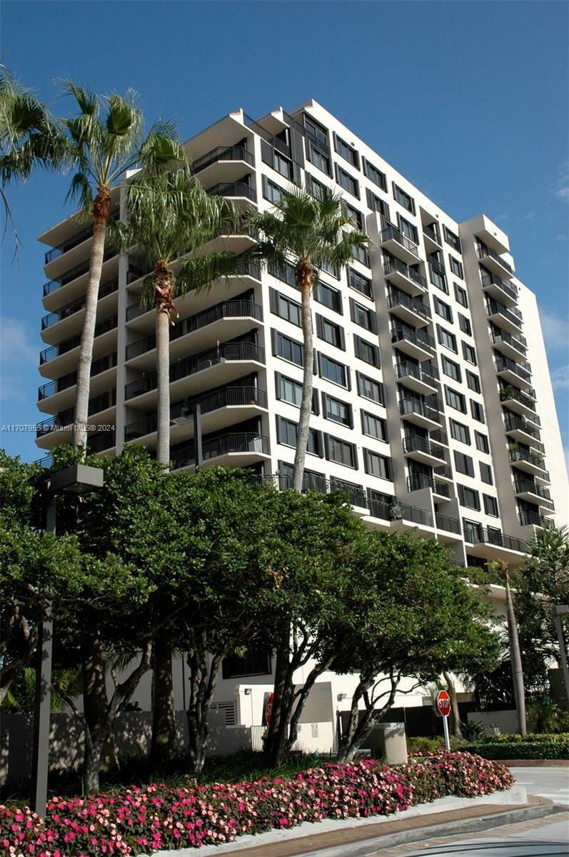 Property Photo:  540 Brickell Key Dr 815  FL 33131 