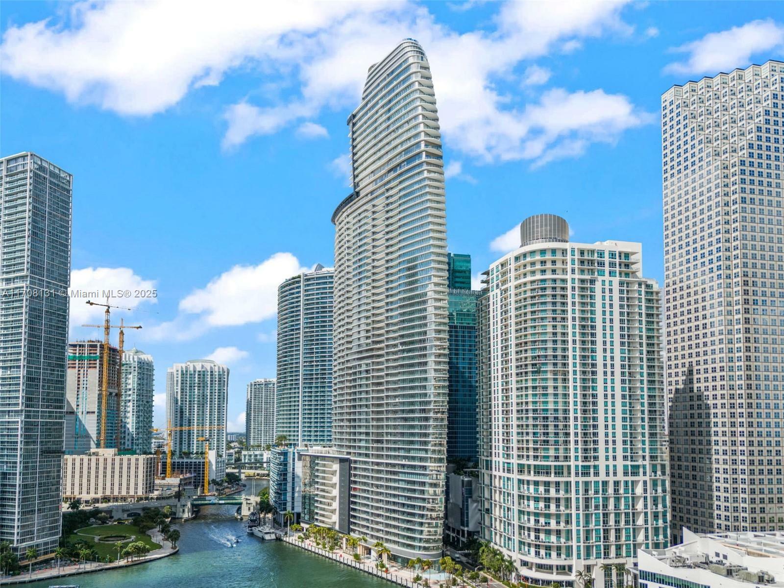 Property Photo:  300 Biscayne Blvd Way 505  FL 33131 