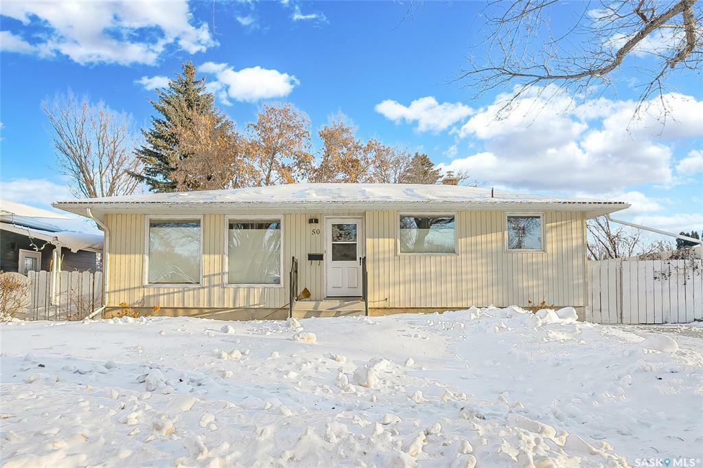 Photo de la propriété:  50 Richmond Crescent  SK S7K 1A8 