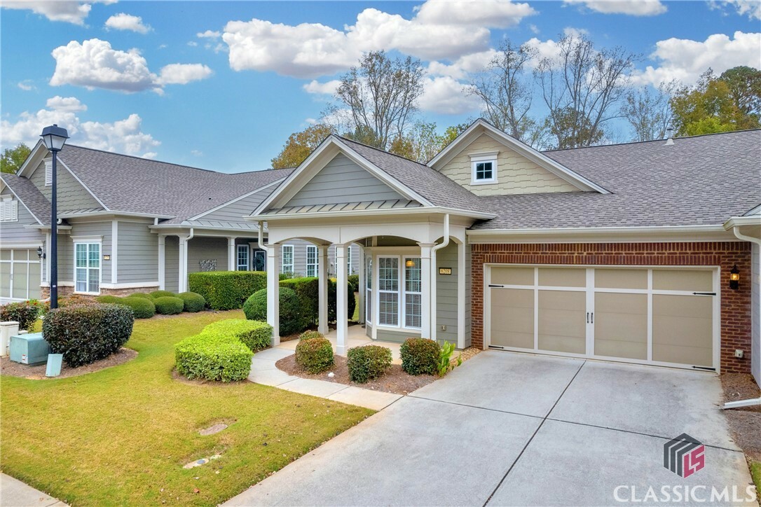 Property Photo:  6208 Longleaf Drive  GA 30548 