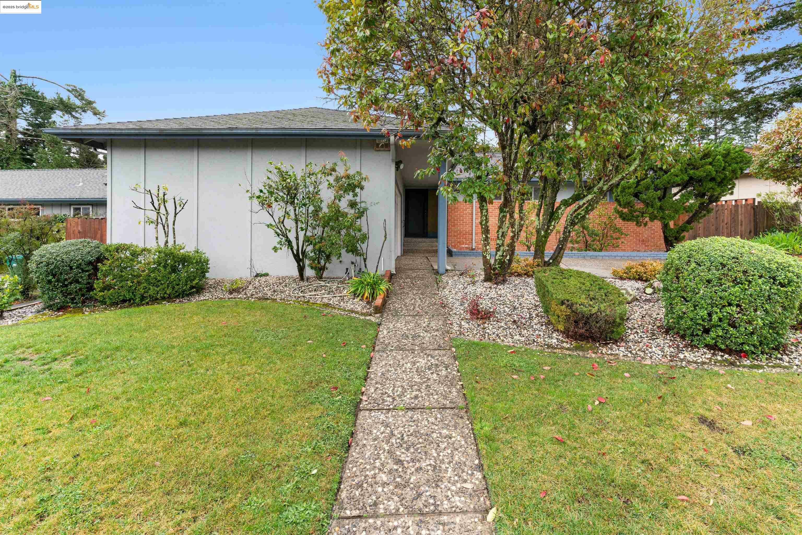 Property Photo:  5060 Parkridge Dr  CA 94619 