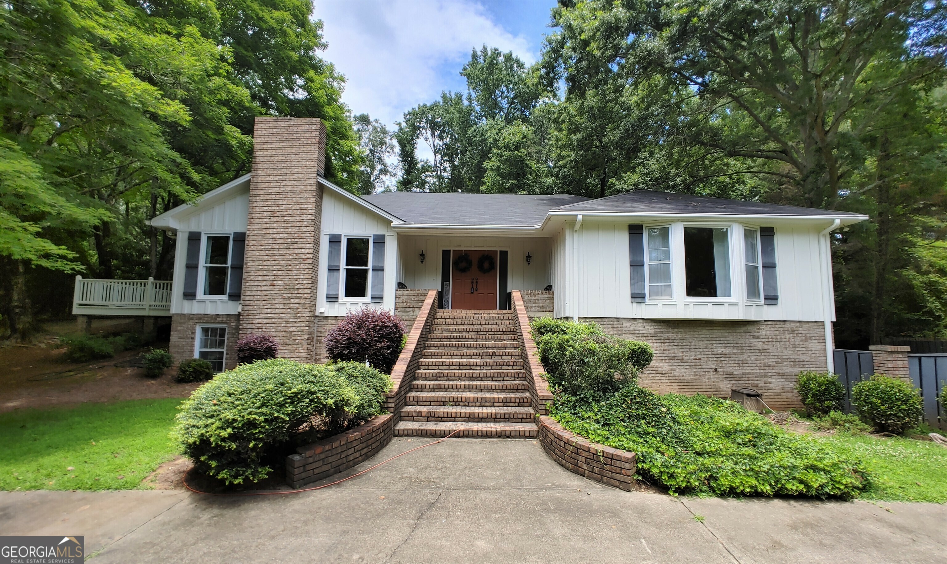 Property Photo:  820 Oakhaven Drive  GA 30075 