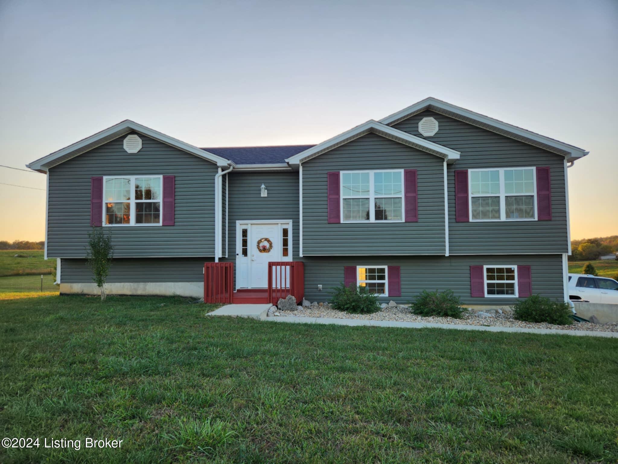 Property Photo:  110 Grandview Dr  KY 40108 