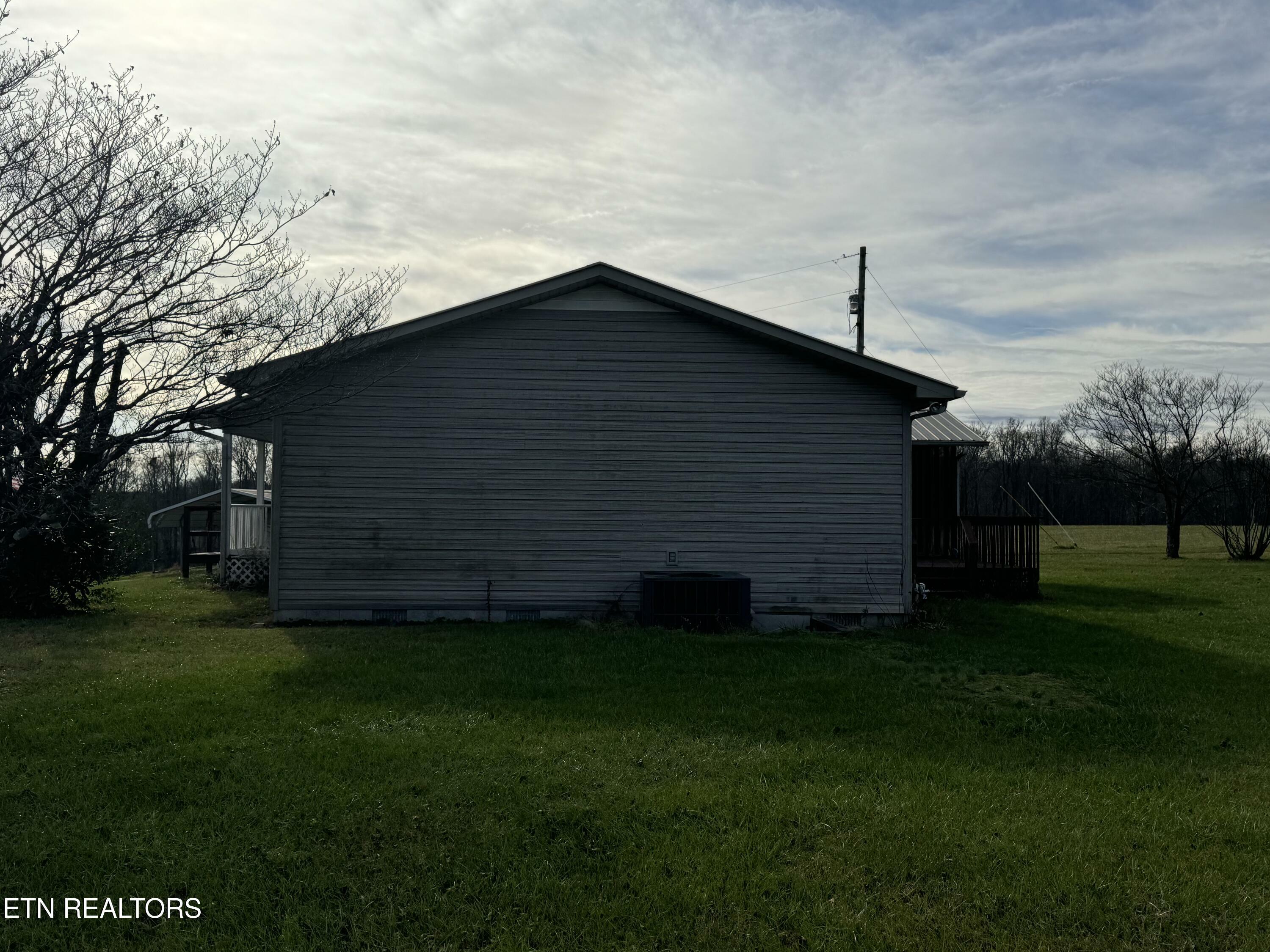 Property Photo:  276 O & W Rd  TN 37841 