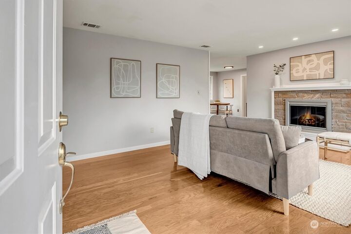 Property Photo:  19434  140th Avenue SE  WA 98058 