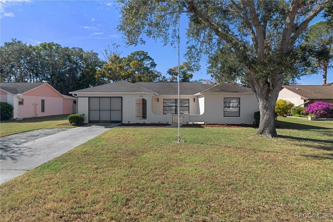 Property Photo:  4141 Glade Road  FL 34606 