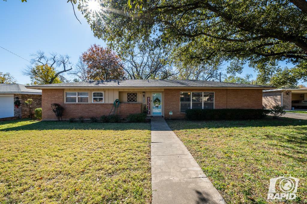 Property Photo:  2475 Oxford Ave  TX 76904 