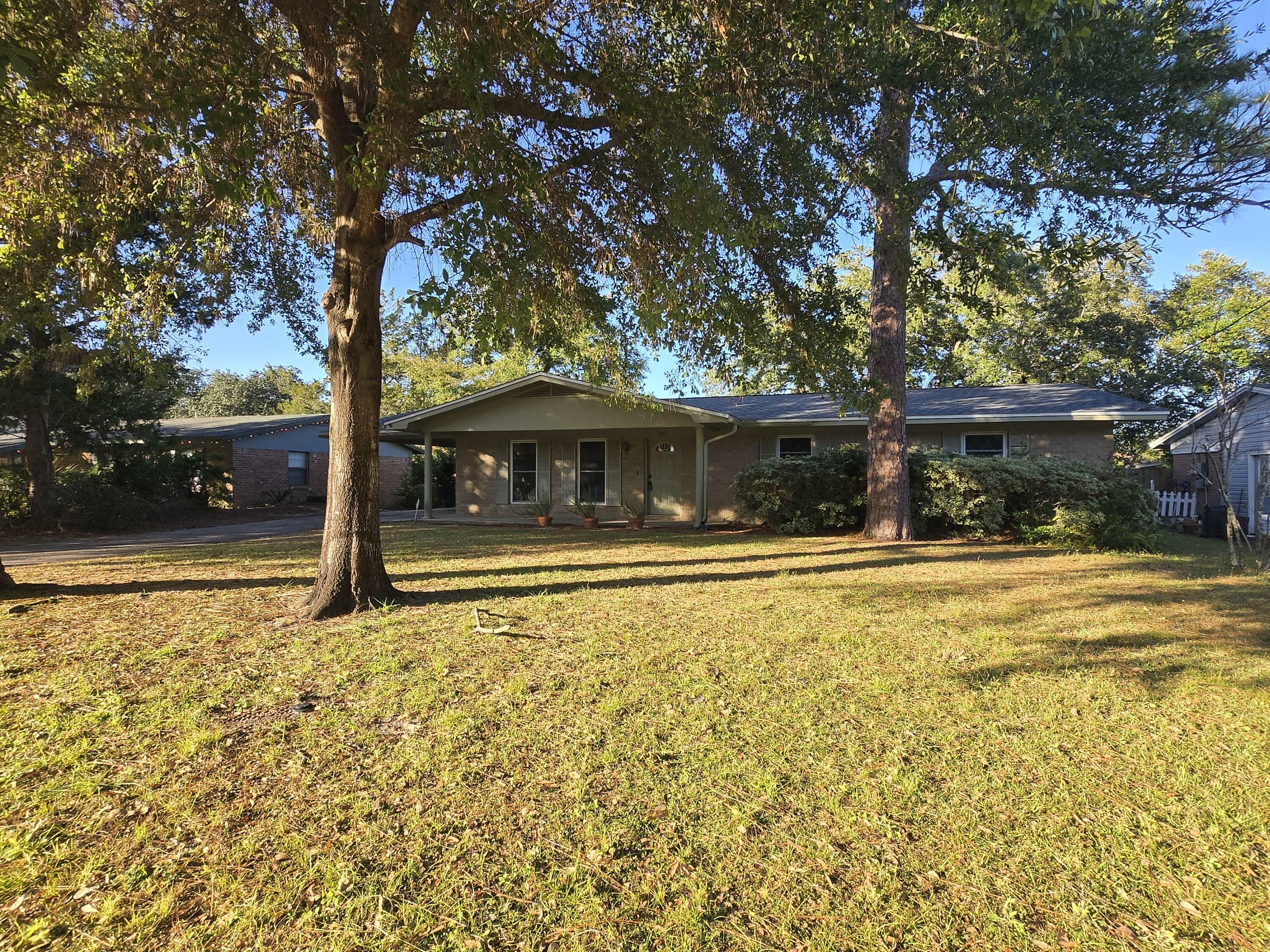 Property Photo:  221 Chateaugay Street  FL 32548 