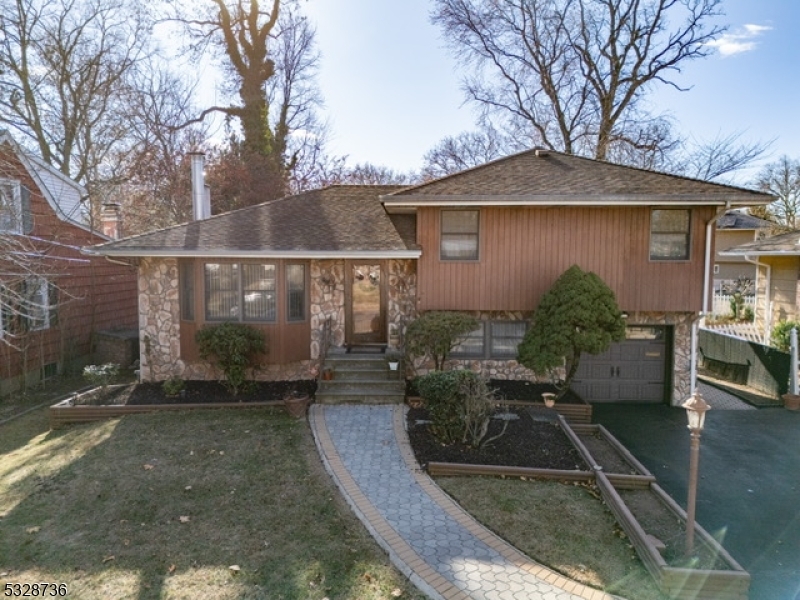 Property Photo:  676 W Hazelwood Ave  NJ 07065 