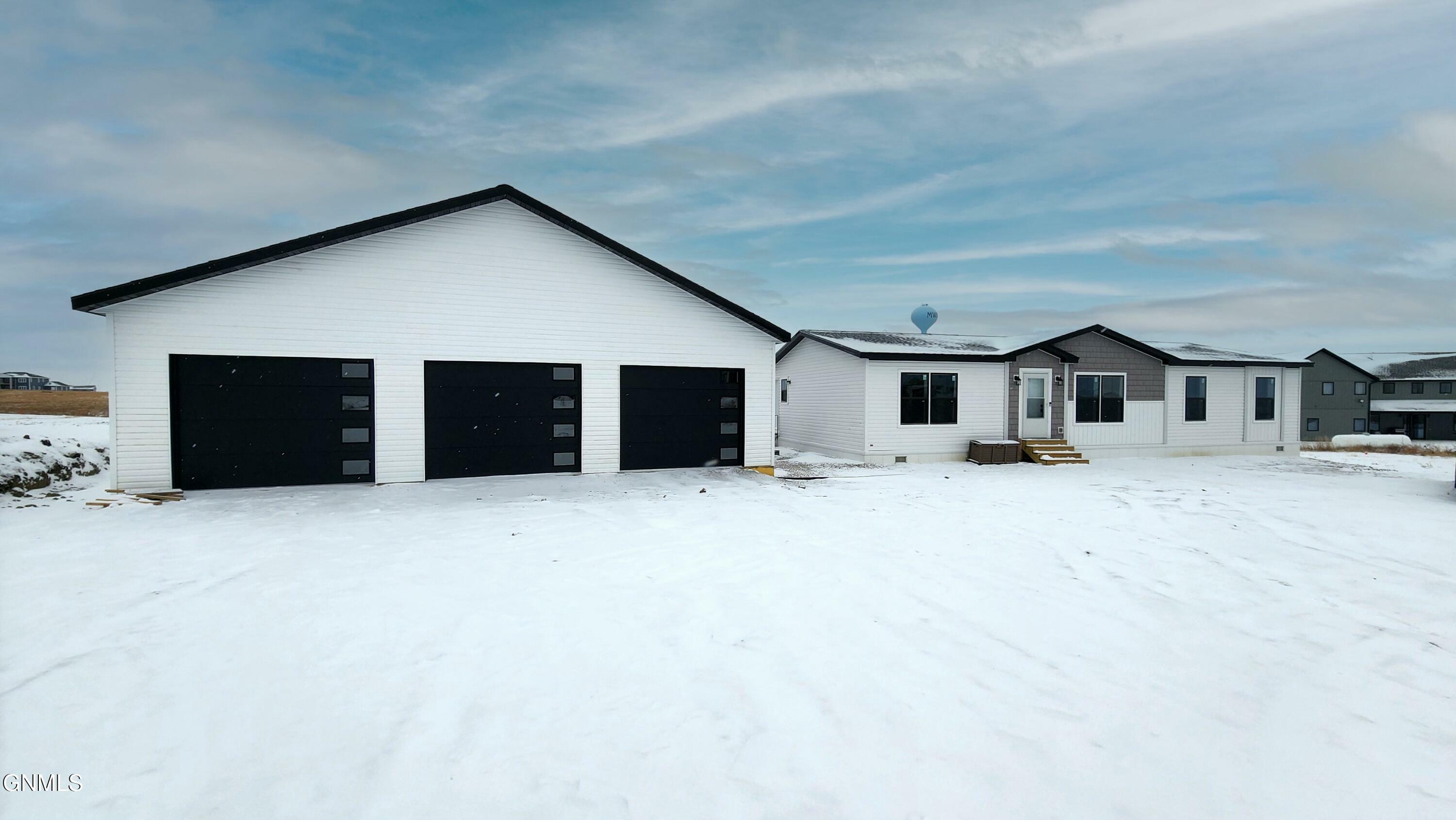 Property Photo:  2264 Berger Drive  ND 58554 