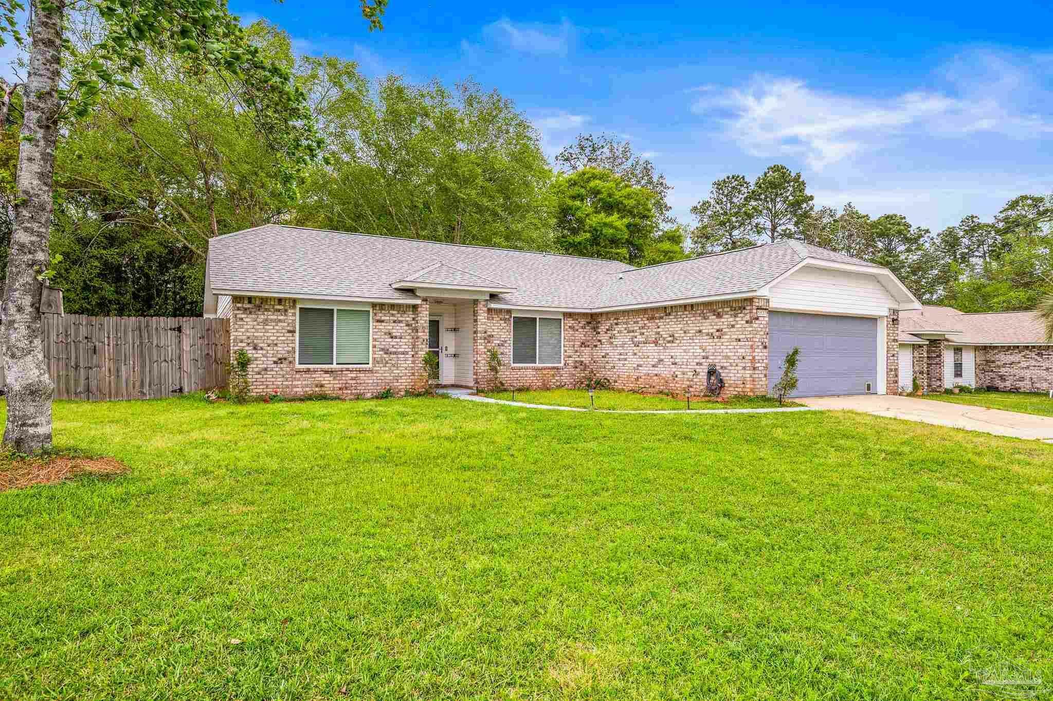 Property Photo: 5827 Wood Duck Dr FL 32571