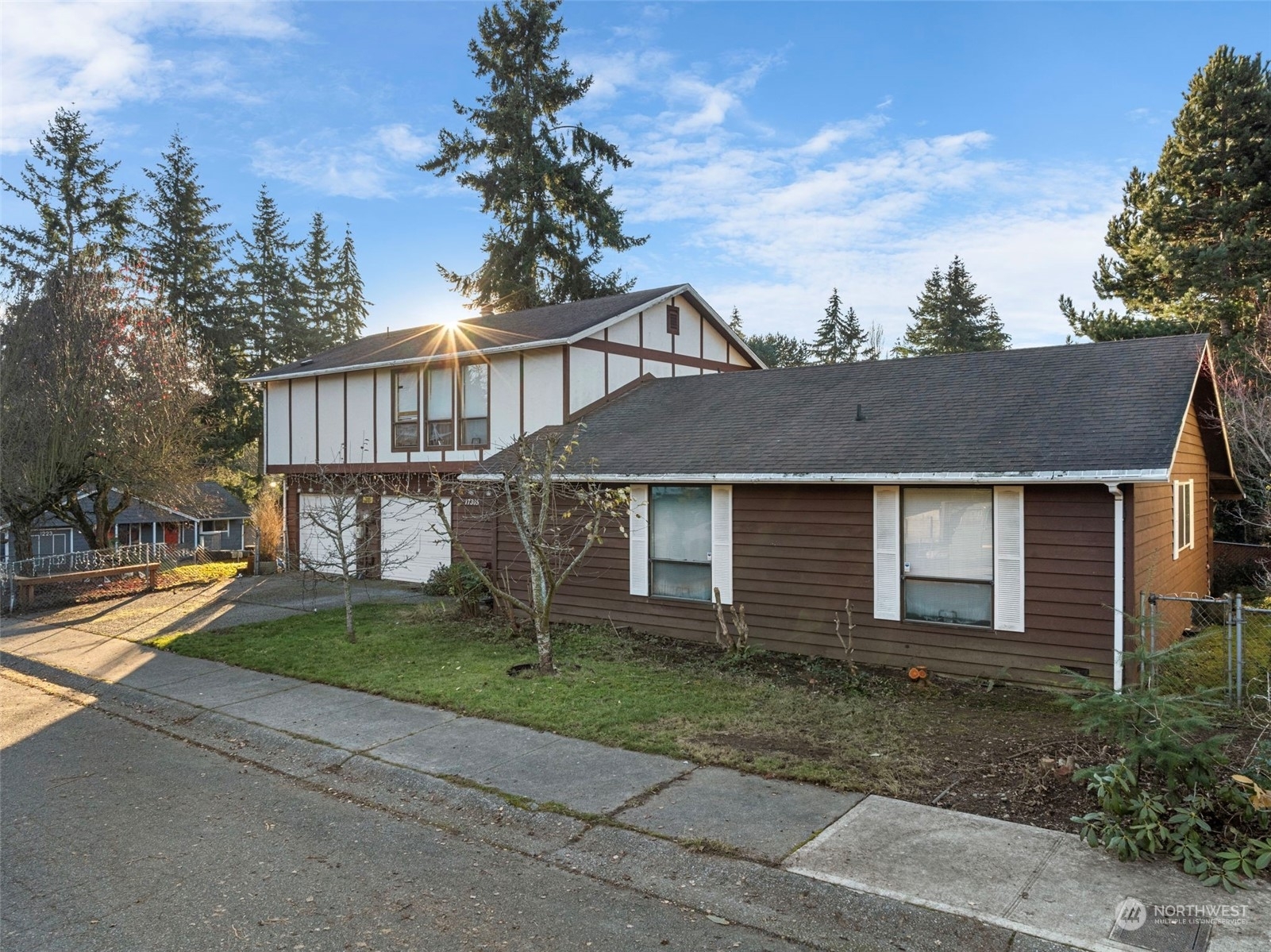 Property Photo:  17305  Stone Court N  WA 98133 