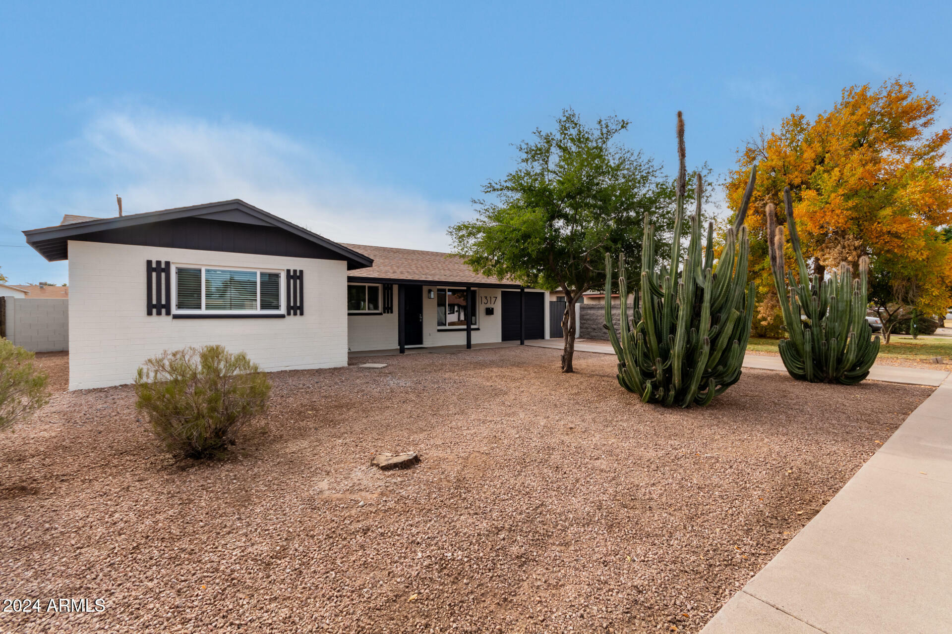 Property Photo:  1317 W 6th Street  AZ 85281 