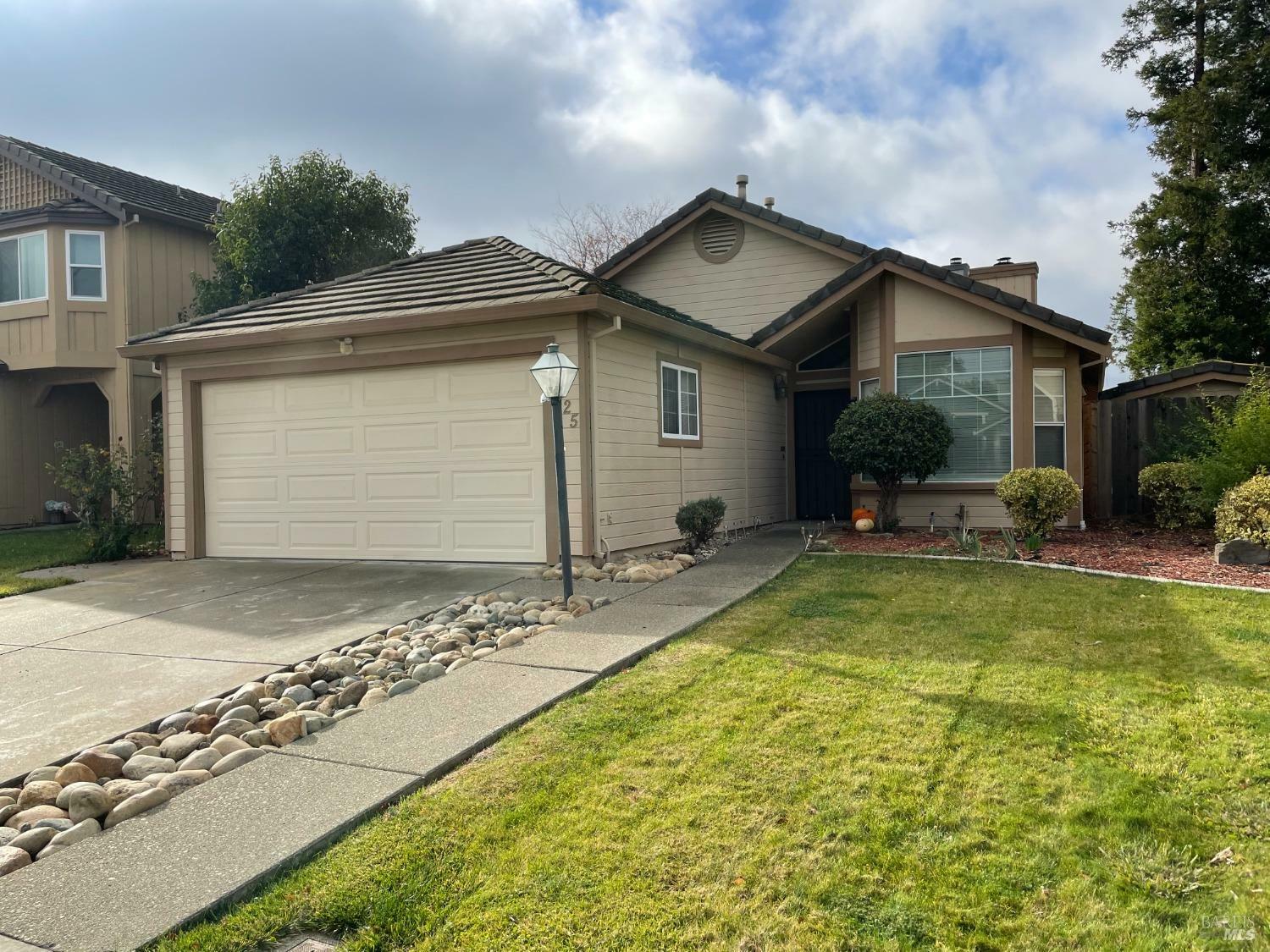 325 Robin Circle  Vacaville CA 95687 photo