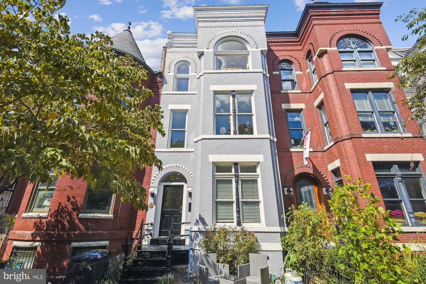 Property Photo:  1214 E Capitol Street NE  DC 20002 