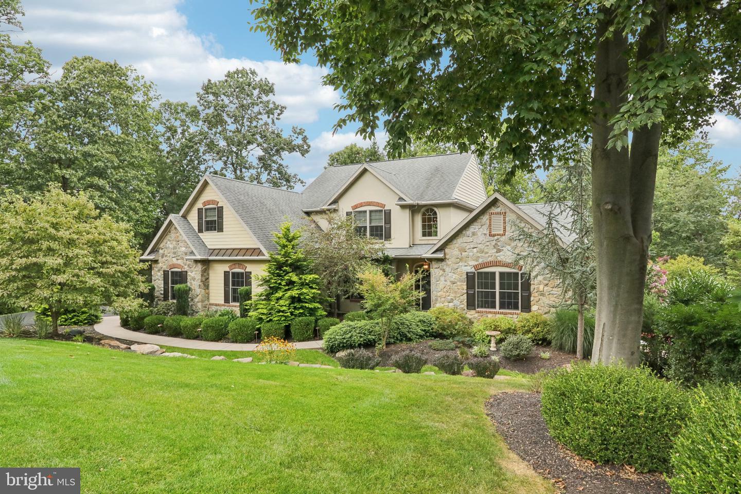 Property Photo:  36 Stonehill Drive  PA 19540 