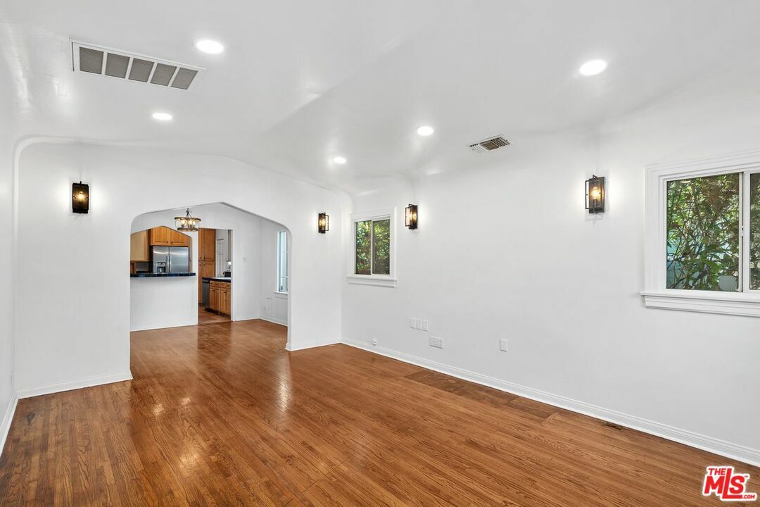 Property Photo:  9022   Beverlywood St  CA 90034 