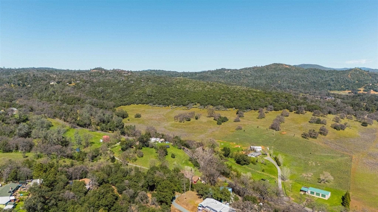 Property Photo:  18525 Rawhide Rd  CA 95327 