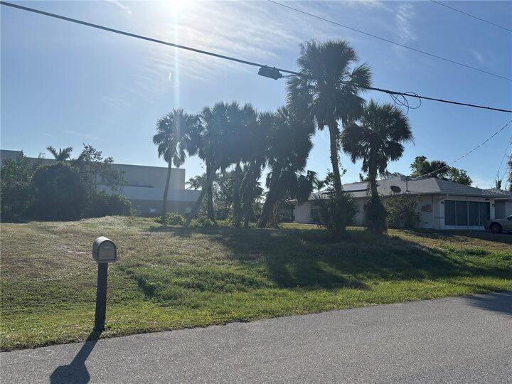 Property Photo:  145 Mark Twain Lane  FL 33947 
