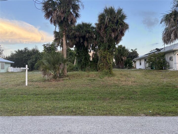 Property Photo: 145 Mark Twain Lane FL 33947