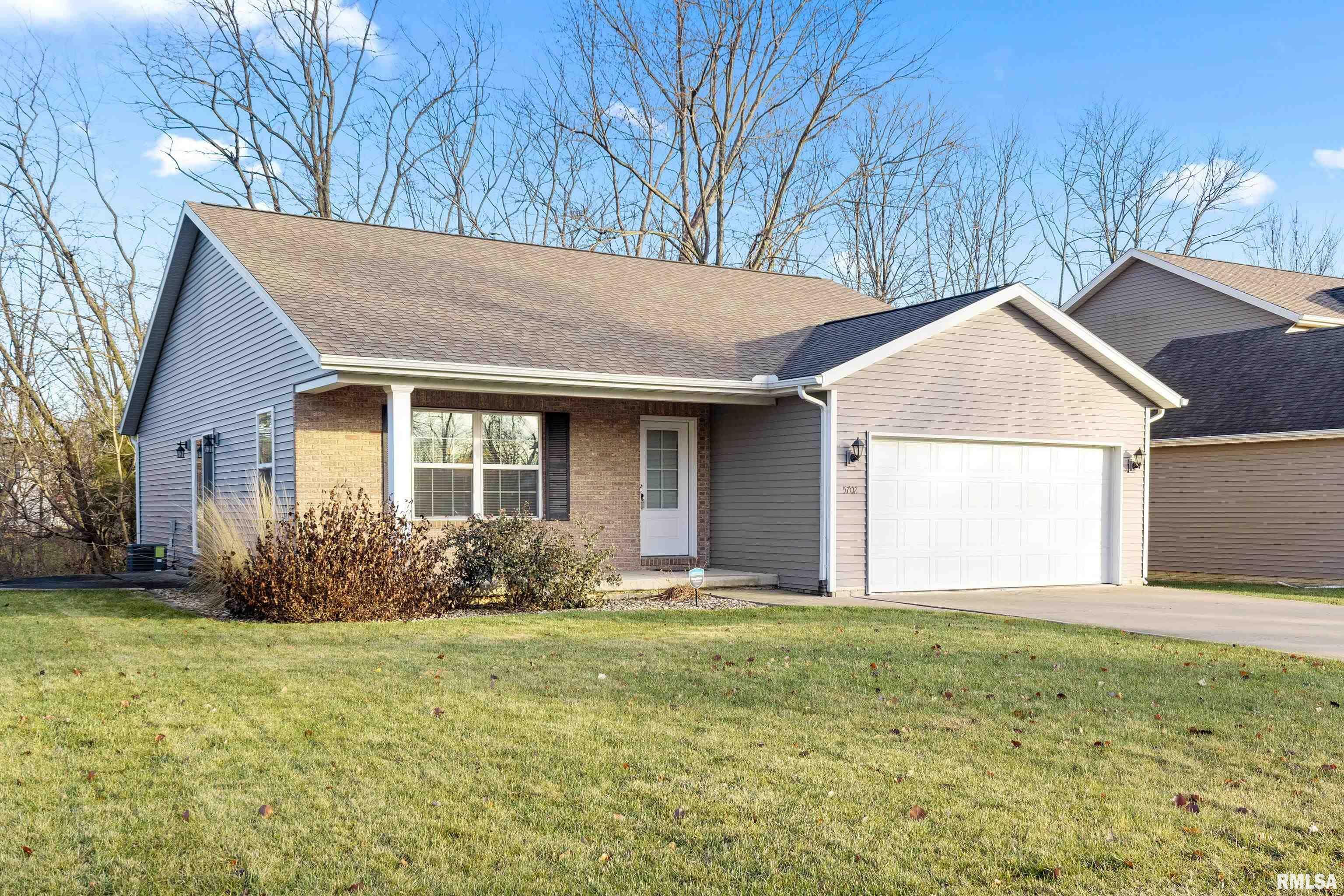 Property Photo:  5702 N Frostwood Parkway  IL 61615 