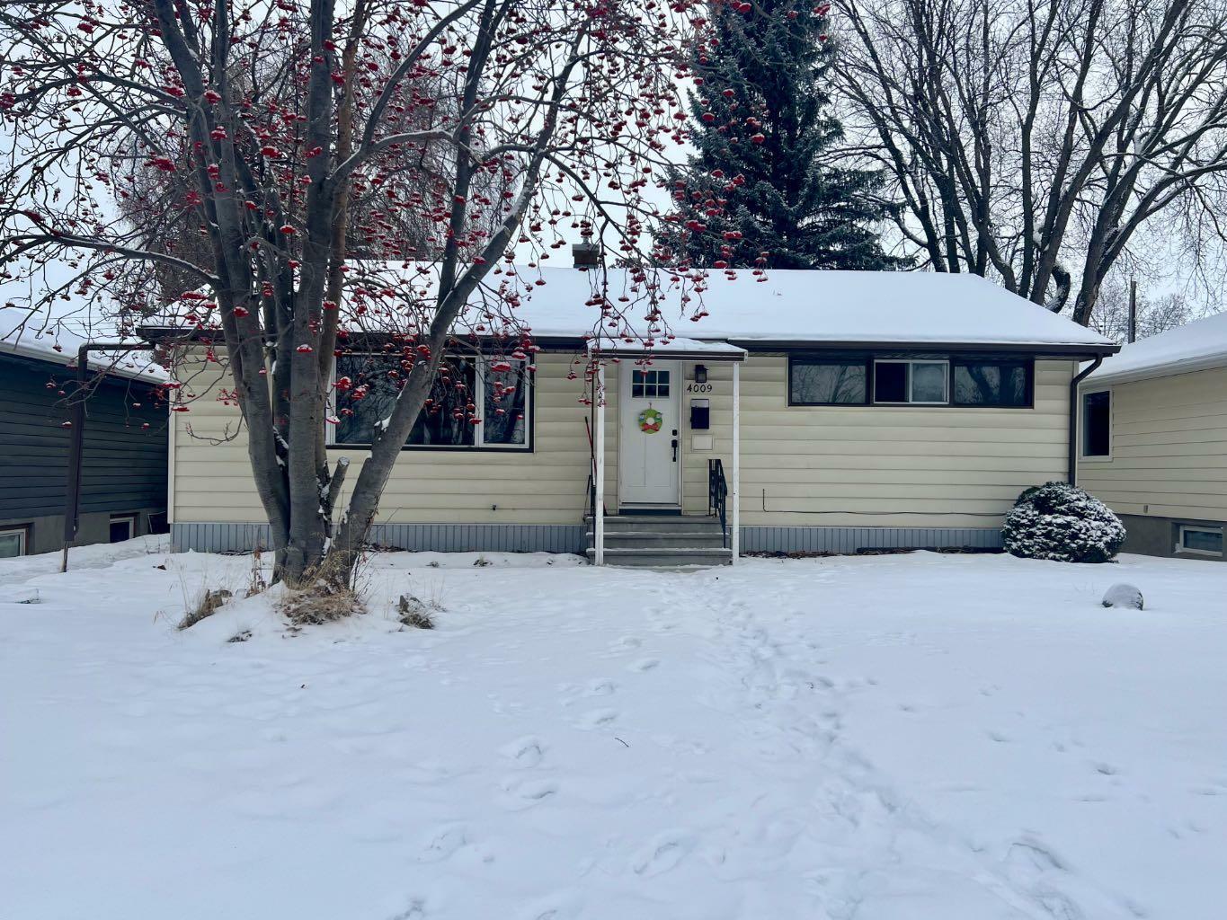 Property Photo:  4009 41 Avenue  AB T4N 2X9 