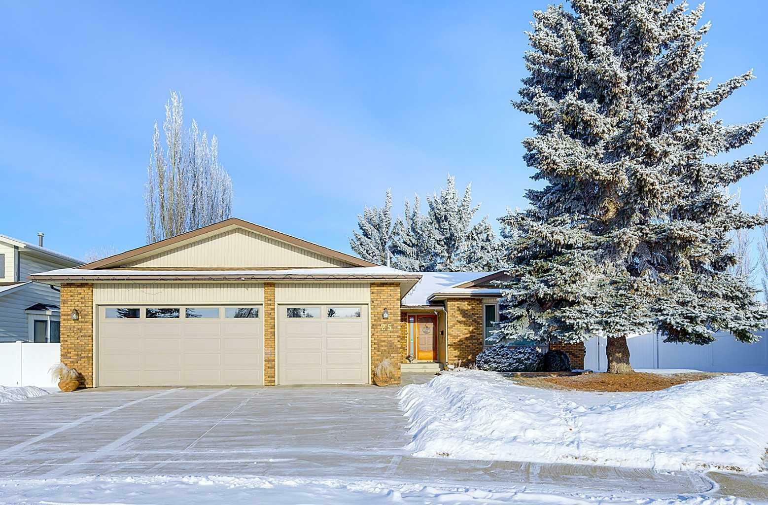 25 Rose Crescent  Red Deer AB T4P 3K3 photo