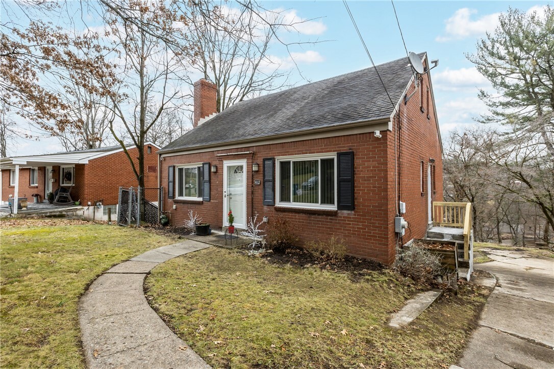 Property Photo:  412 Idlewood Rd  PA 15235 