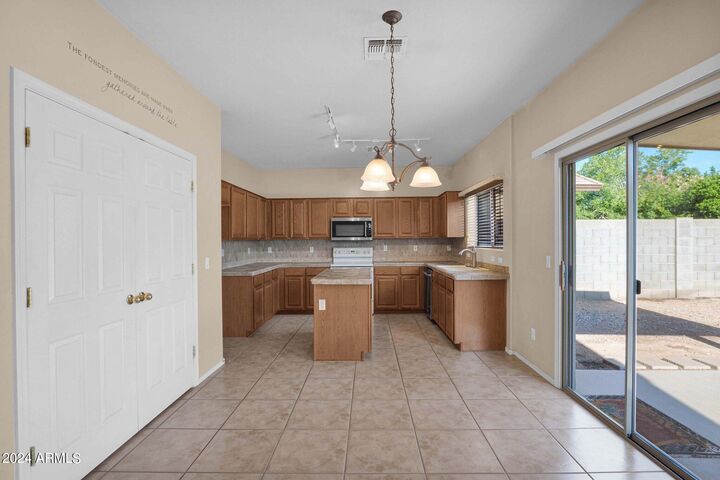 Property Photo:  66 W Hayden Park Road  AZ 85143 