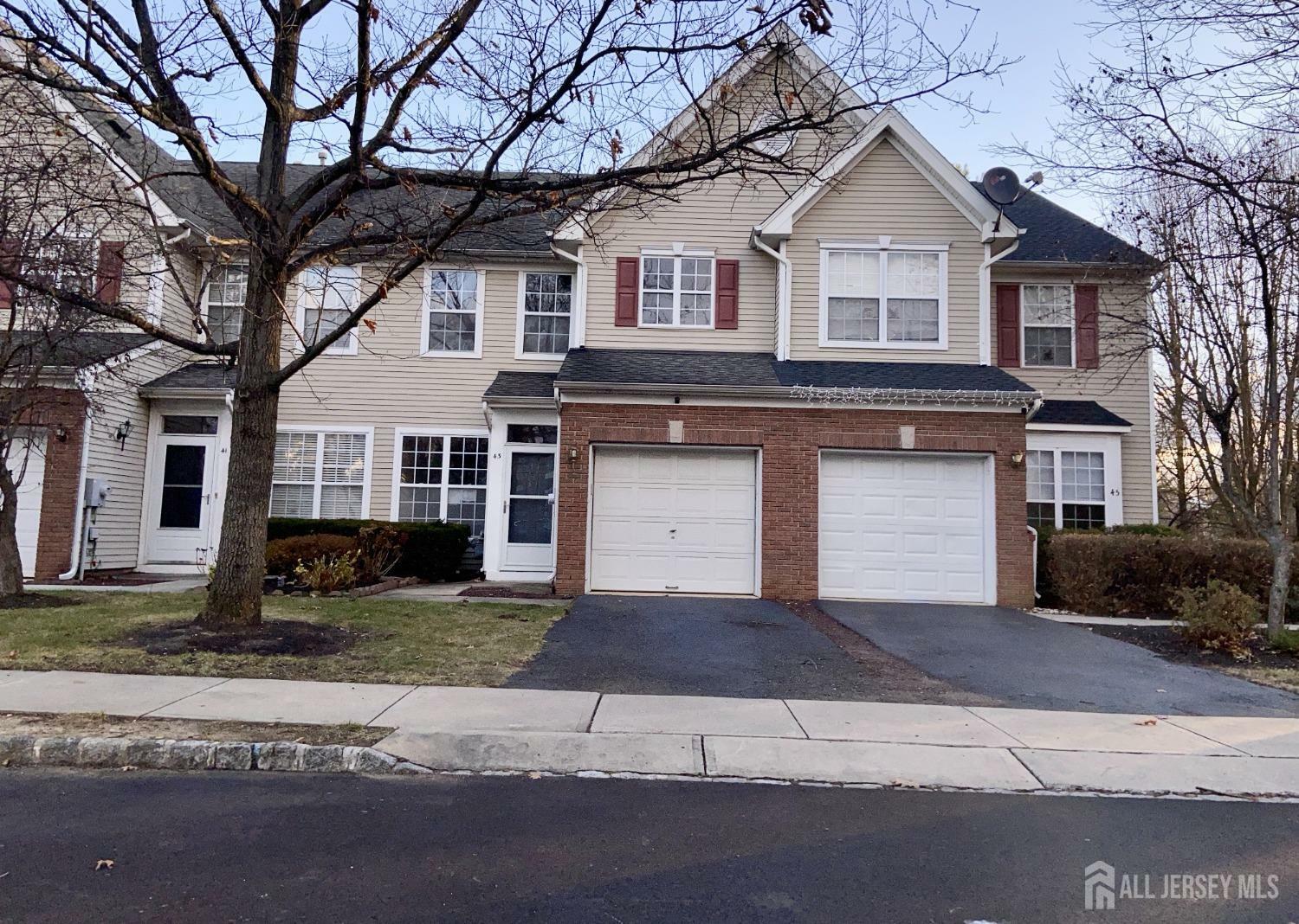 Property Photo:  43 Chatham Court  NJ 08691 