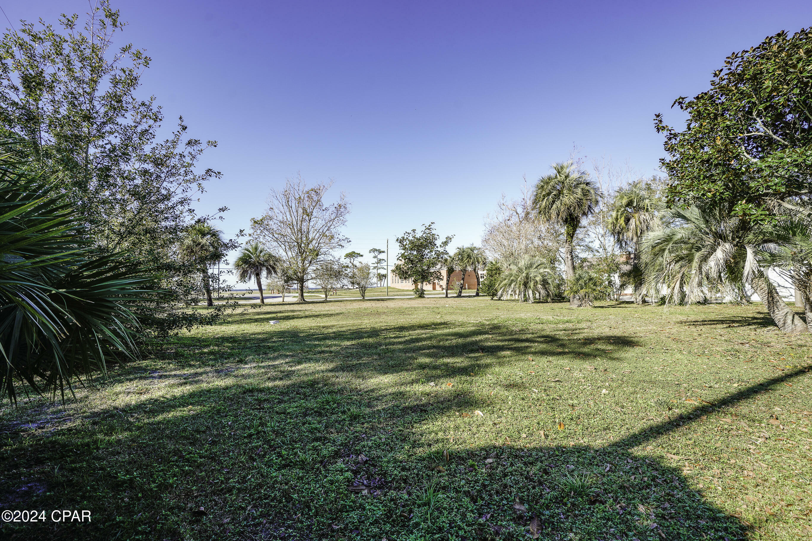 Property Photo:  1015 Monument Avenue  FL 32456 