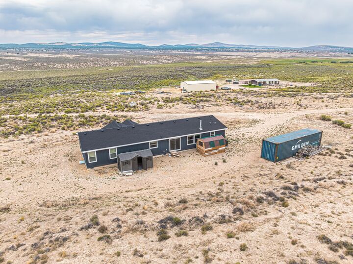 Property Photo: 1019 Meadow View Drive NV 89815