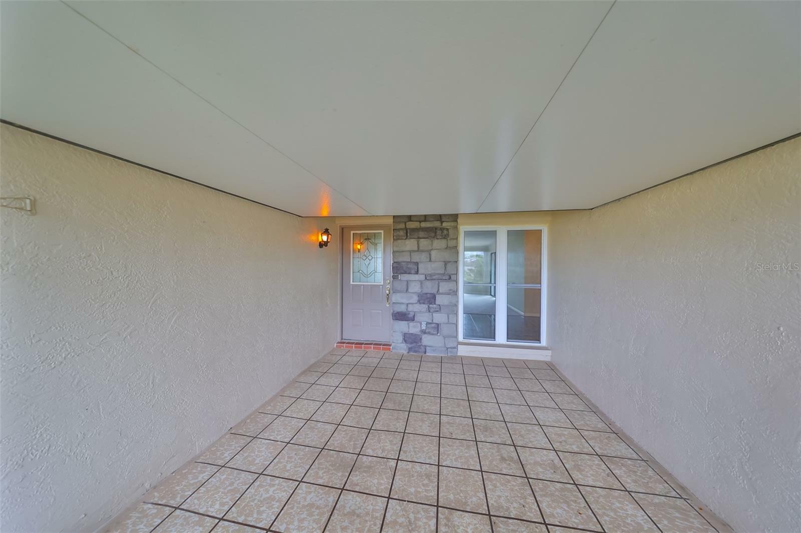 Property Photo:  2701 Lancaster Drive  FL 33573 