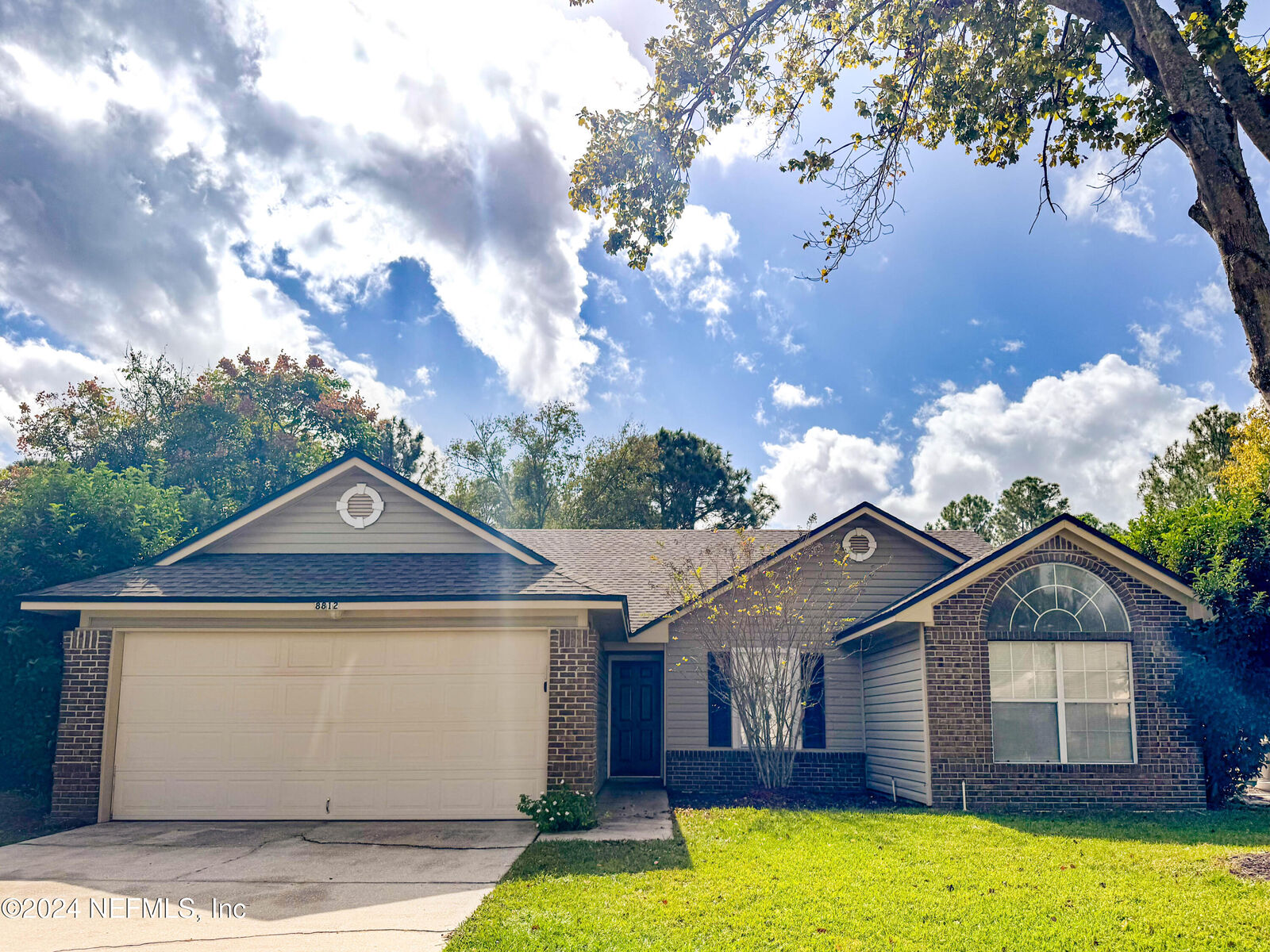 Property Photo:  8812 Fieldside Drive W  FL 32244 