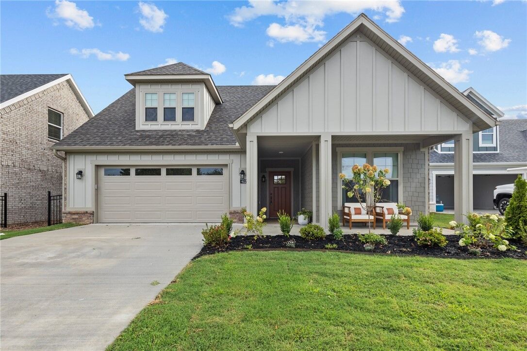 Property Photo: 4282 W Huron Loop AR 72704