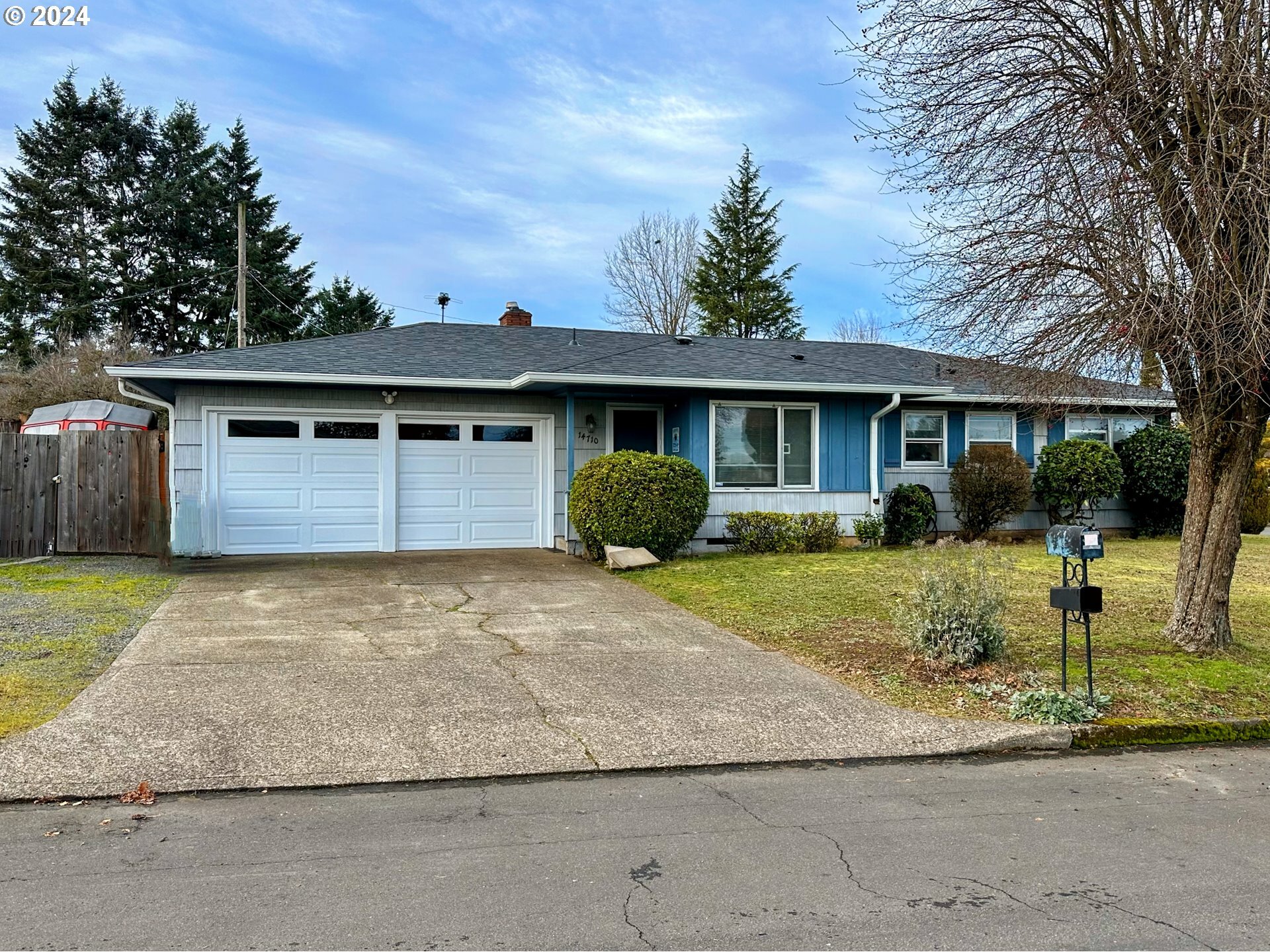 Property Photo: 14710 NE Knott Ct OR 97230