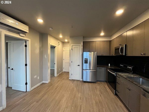 Property Photo:  1801 N Rosa Parks Way 201  OR 97217 