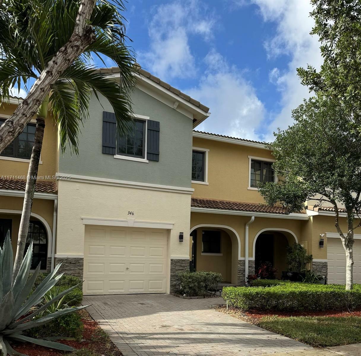 Property Photo: 346 NE 194th Ter 346 FL 33179