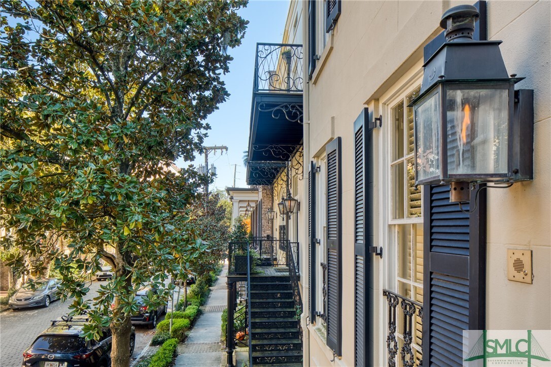 Property Photo:  3 E Macon Street  GA 31401 