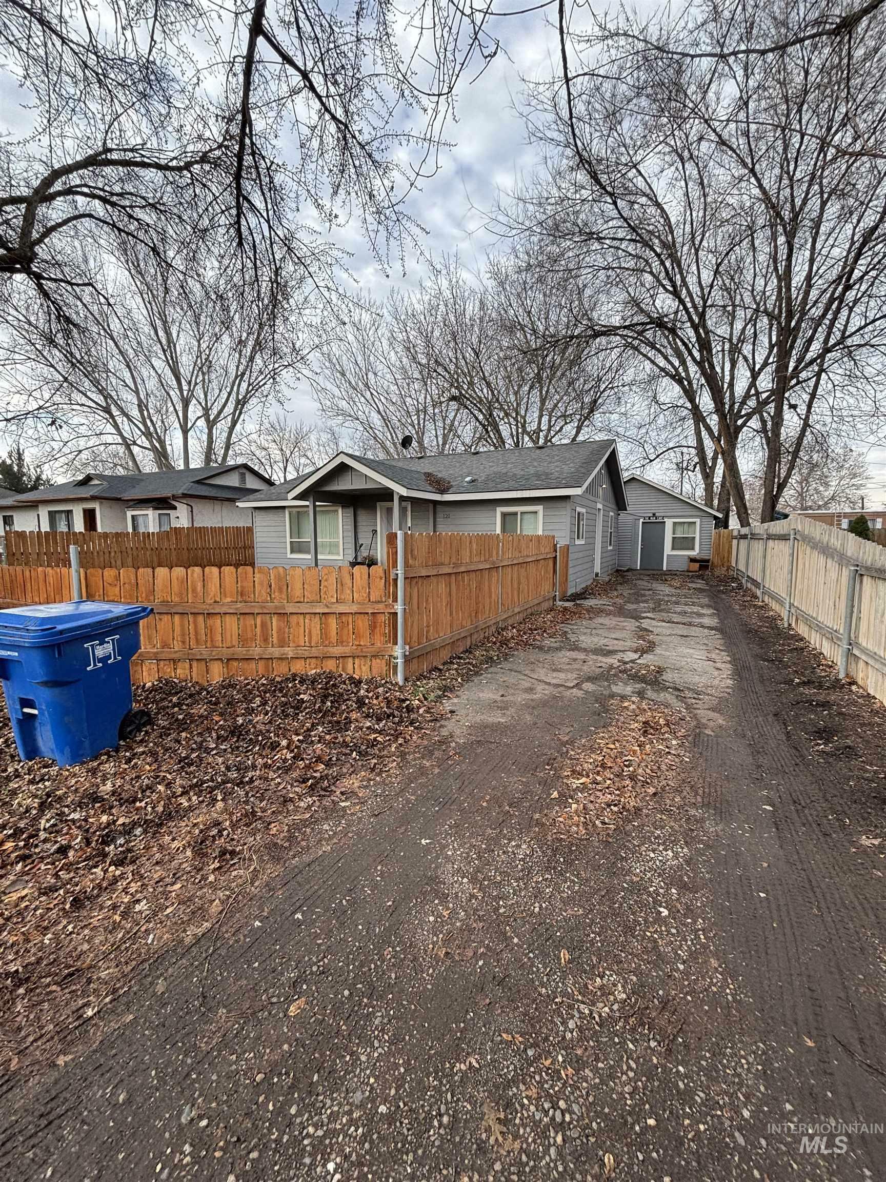 Property Photo:  121 W Park Ave  ID 83655 