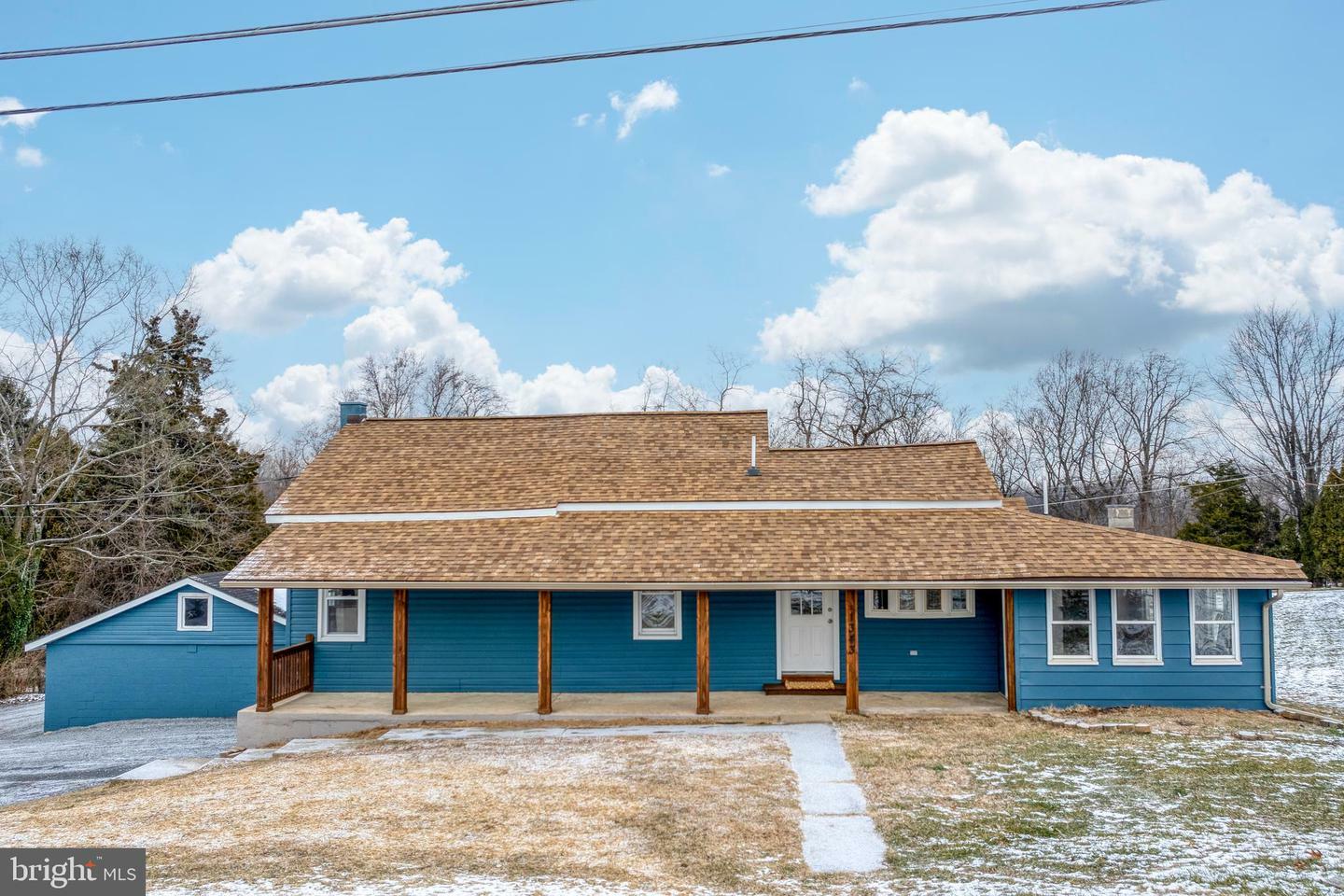 Property Photo:  1343 Turnpike Road  PA 17022 