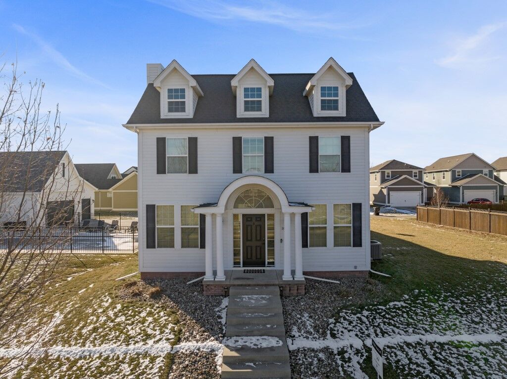 Property Photo: 1607 SW Vintage Parkway IA 50023