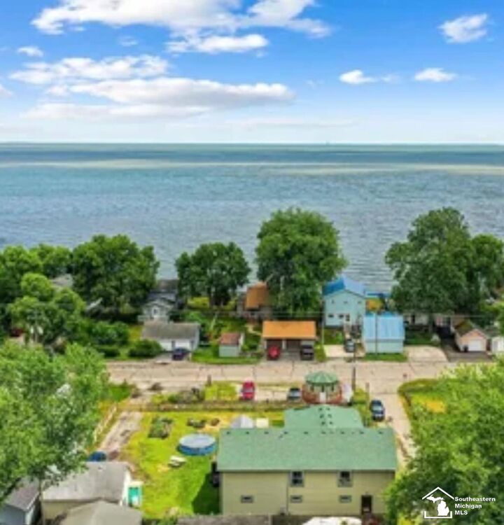 Property Photo: 11239 Harold Drive MI 48157
