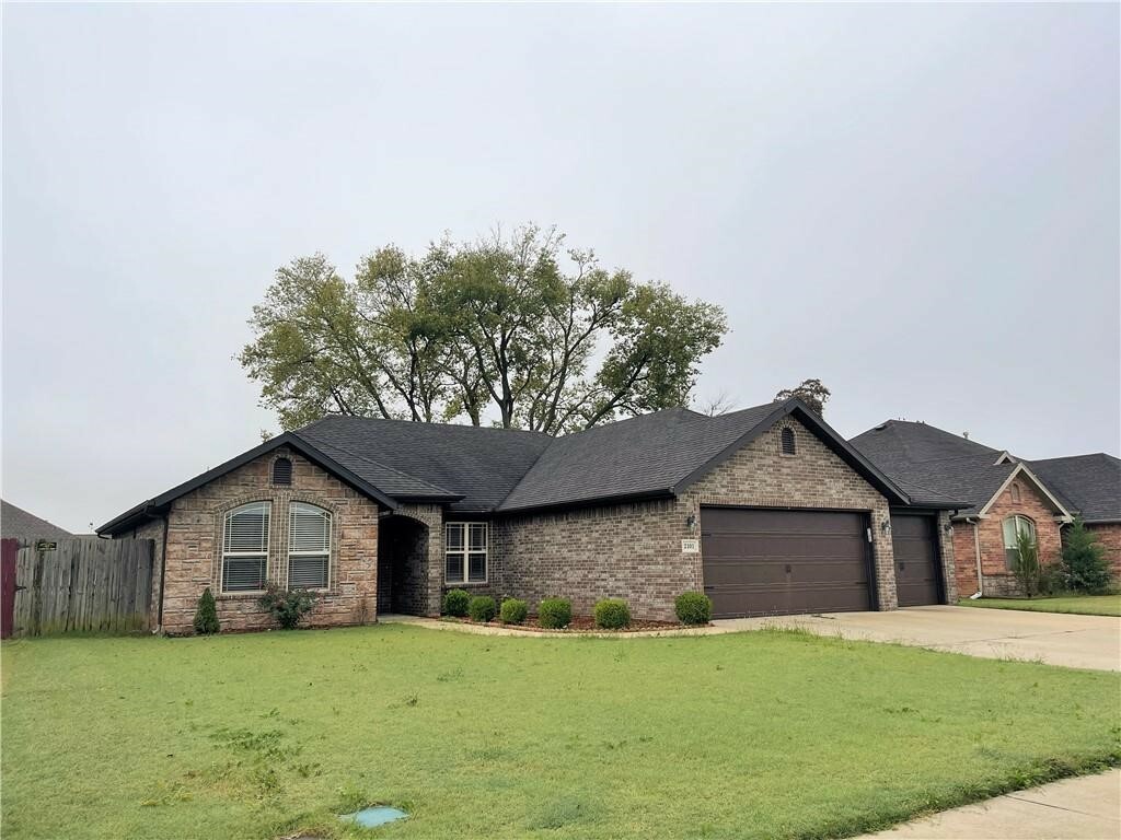 Property Photo:  2101 20th Street  AR 72713 