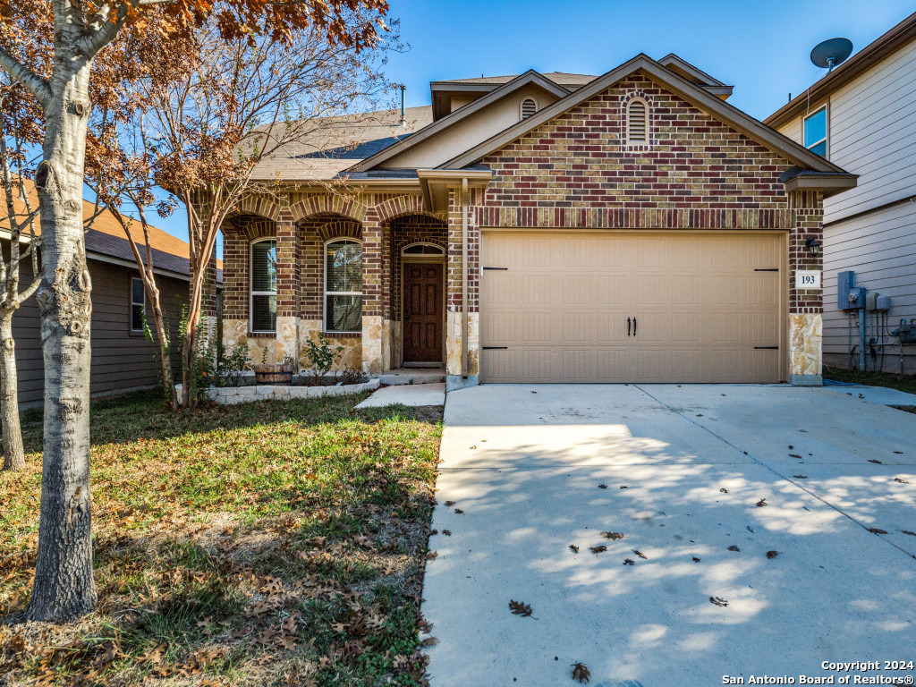 Property Photo: 193 Tufted Crest TX 78253